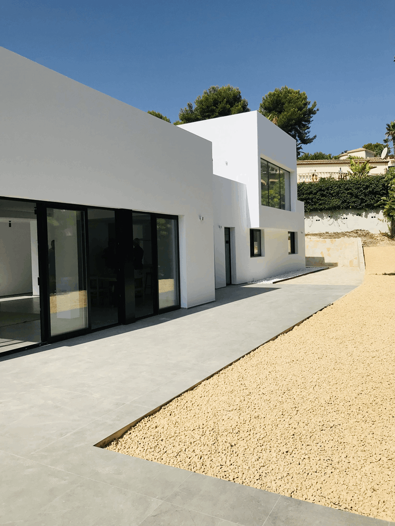 Atemberaubende neue Villa mit 3 Schlafzimmern zum Verkauf in Javea in der Nähe von Arenal